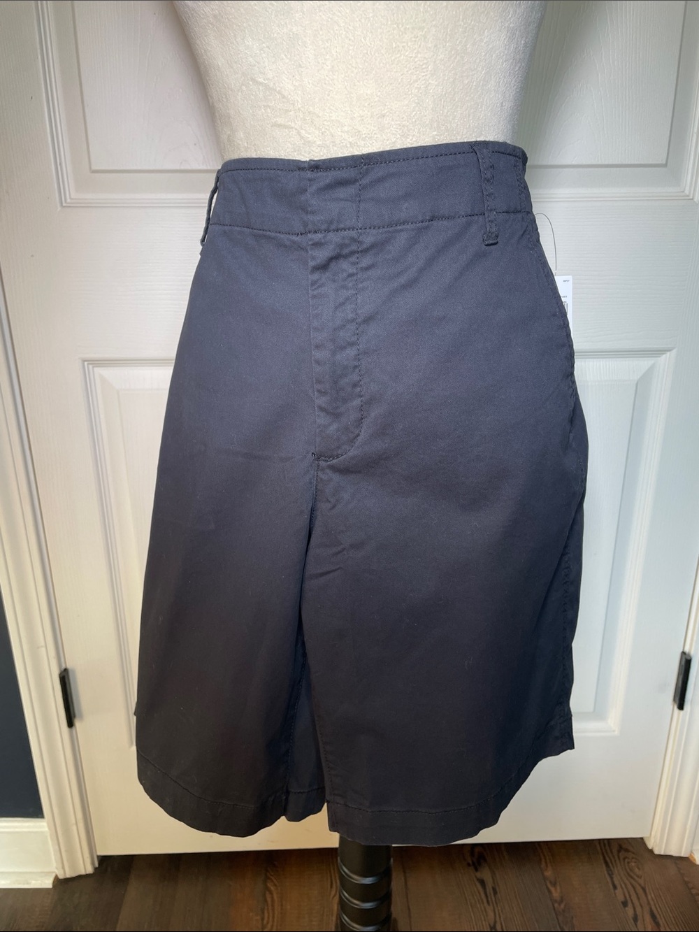 NWT Gap Black Bermuda Chino Shorts Flat Front Cotton 9” Inseam Size 10